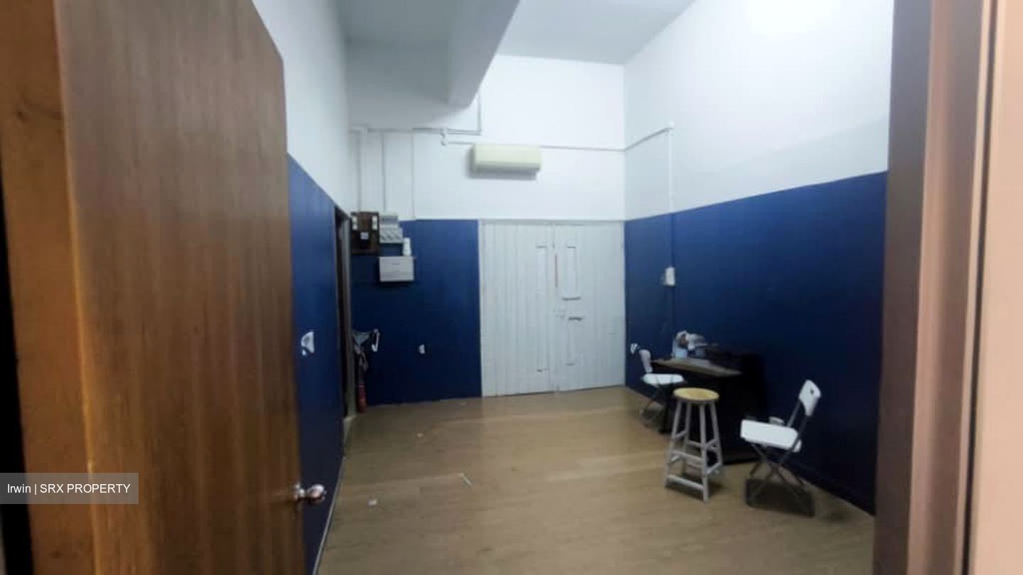 Sin Cheong Building (D20), Factory #560909071
